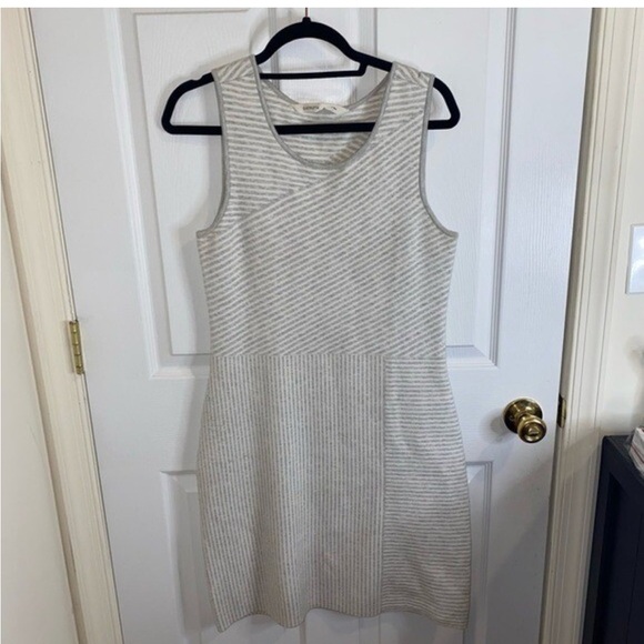 Athleta Chills and valley s grey and white striped sleeveless sweater Dress M - Picture 3 of 9